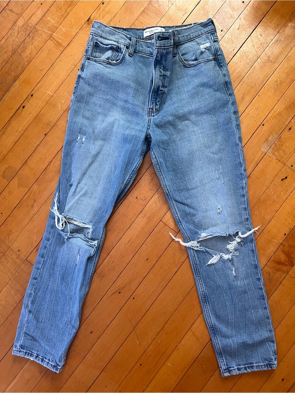 Abercrombie & Fitch Distressed Skinny Jeans